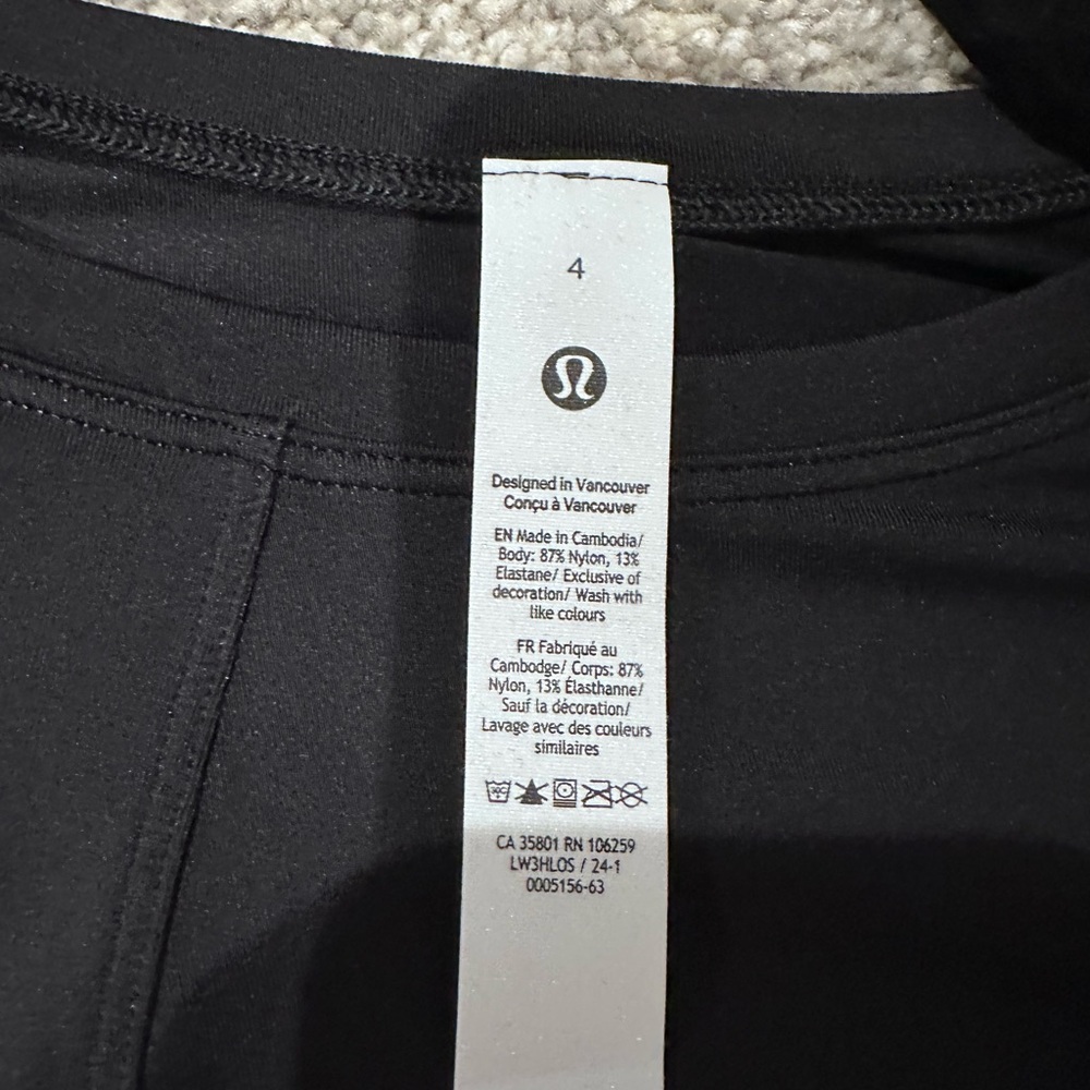 Lululemon Light Smooth Cover Wrap Front - Elegant Black Long Sleeve Top - Sz 4 - Picture 2 of 3